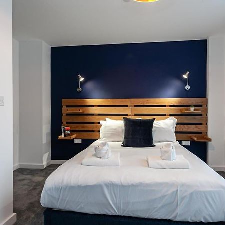 Superb 2 Bed Flat 5Min To Old Trafford Stadium Manchester Exterior photo